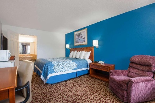 Knights Inn Colorado Springs Central image 14